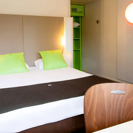 Hotel Campanile St Georges 3*