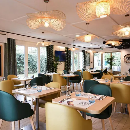 Kyriad Saint Georges - Renove Hotel