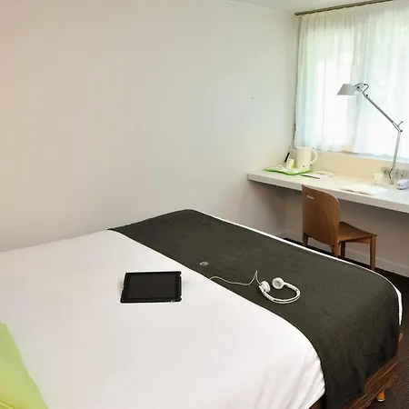 Hotel Campanile St Georges 3*