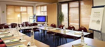 Kyriad Saint Georges 3* Villeneuve-Saint-Georges